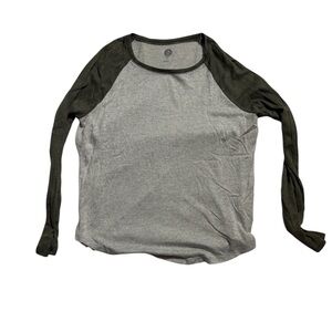 SO Two-Tone Raglan Long-Sleeve Top - Gray & Olive